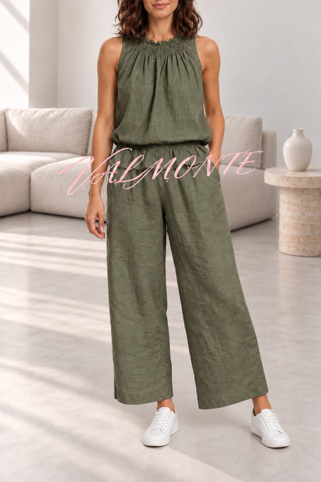 VALMONTE — Conjunto de mezcla de lino con top de volantes y pantalón ancho — verde oliva — vista frontal
