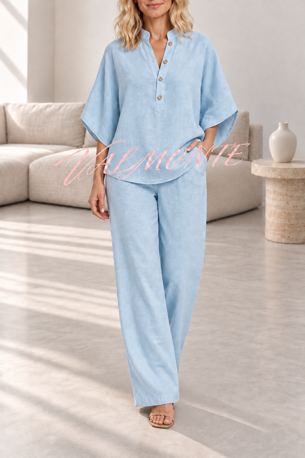 VALMONTE — Conjunto de mezcla de lino con blusa abotonada y pantalón holgado — azul claro — vista frontal