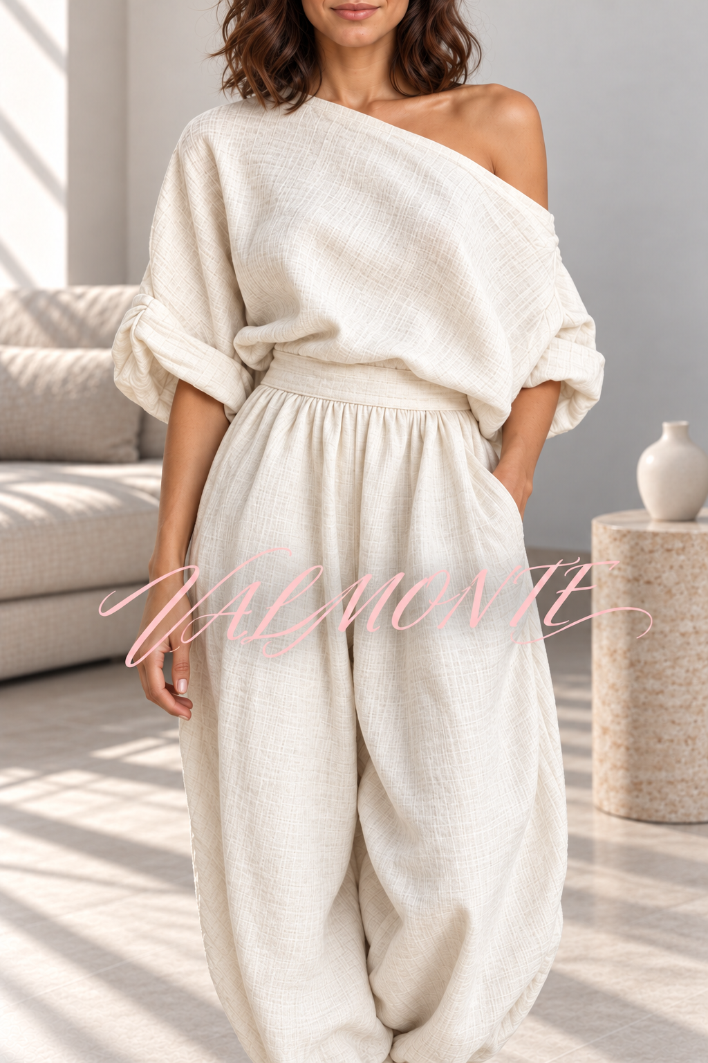 VALMONTE conjunto blanco asimétrico — detalle del tejido